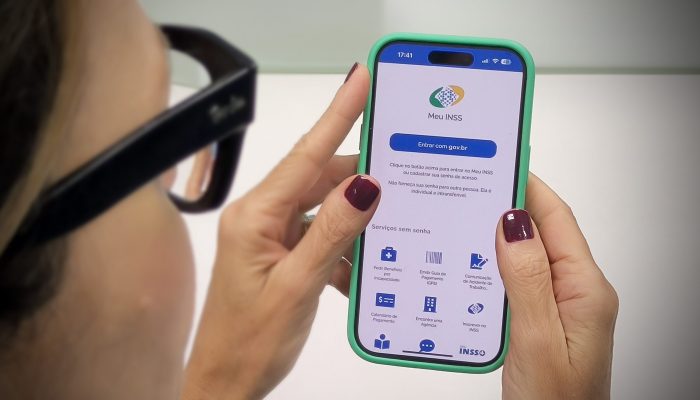Houve um aumento de 143% na média diária de acessos no Meu INSS, segundo Dataprev — Foto: Gus...
