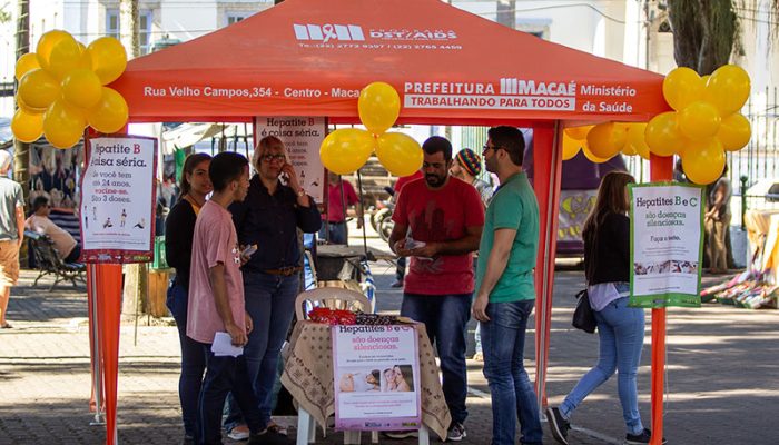 Ação de Conscientização sobre Hepatite Julho Amarelo, na Praça Veríssimo de Melo. Macaé/RJ. Data: 25/07/2019. Foto: Rui Porto Filho