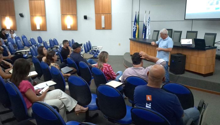 Márcio Borges O encontro com servidores da administração municipal foi promovido nesta quarta-...