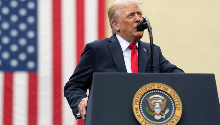 (Official White House Photo by Andrea Hanks)