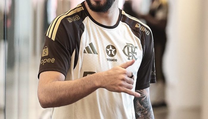 Lucas Paquetá foi relacionado pelo Flamengo para a Supercopa do brasil, contra o Corinthians —...