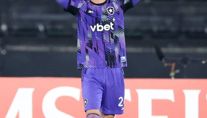 Léo Linck fez bom jogo contra o Nacional Potosí — Foto: Vitor Silva/Botafogo