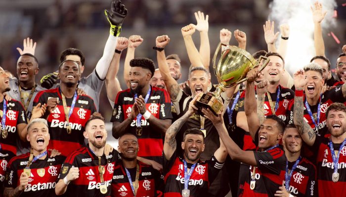 Flamengo levanta taça do Carioca de 2026 — Foto: Adriano Fontes/Flamengo