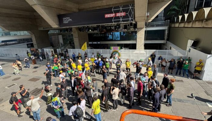 Ato da direita na avenida Paulista teve baixa adesão no Dia do Trabalhador