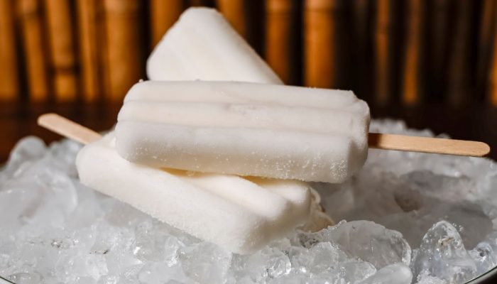 Testamos às cegas seis das principais marcas de picolé de limão do mercado. Foto: Taba Benedic...