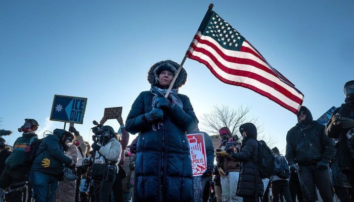 Protestos-contra-o-ICE-se-espalham-nos-EUA