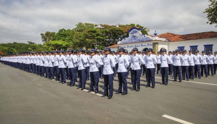 Interessados no concurso da FAB podem se inscrever a partir desta sexta-feira pelo site no concur...