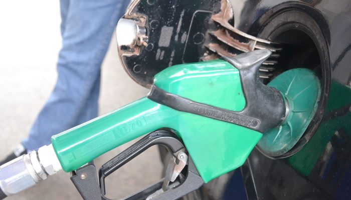 Operação 'Octanagem' cumpre seis mandados de busca e apreensão em postos suspeitos de ligaçã...