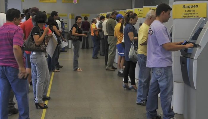 Feriados no mês de abril vão alterar o funcionamento dos bancos — Foto: Valter Campanato/Agê...