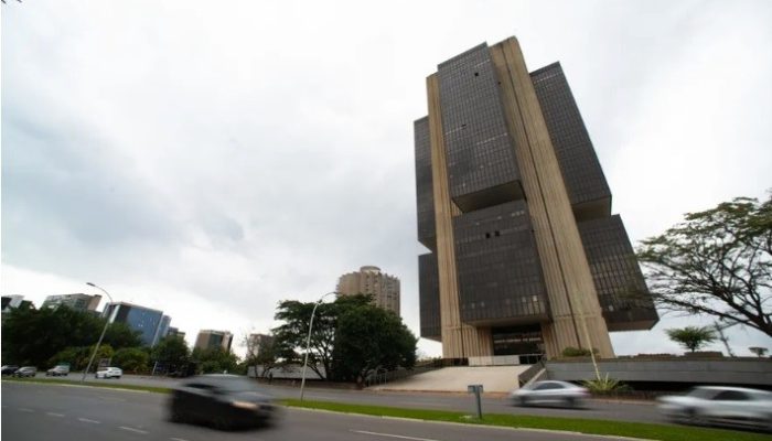 Banco Central informa que há mais de R$ 10 bilhões esquecidos em instituições financeiras, do...