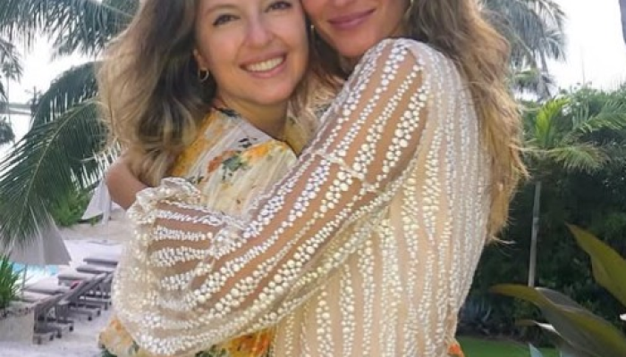 Gisele com a irmã gêmea Patricia — Foto: Reprodução/Instagram