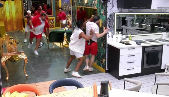 Marcelo atende ao terceiro Big Fone da semana — Foto: Reprodução/TVGlobo