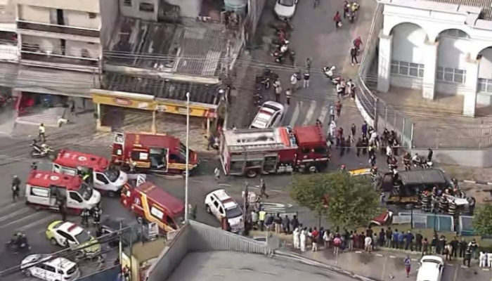 Cinco crianças ficaram feridas em um acidente na manhã desta sexta-feira (7), em Guarulhos