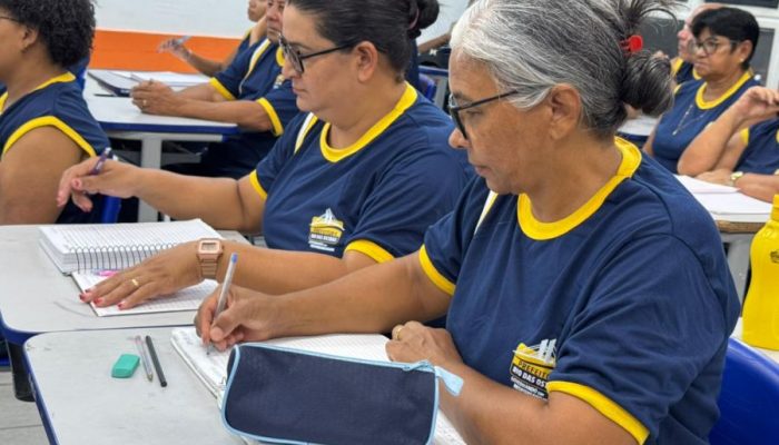 É a sua chance de concluir o Ensino Fundamental e já sair com um certificado técnico no bolso para encarar o mercado de trabalho. As aulas são à noite, pensadas para quem trabalha.