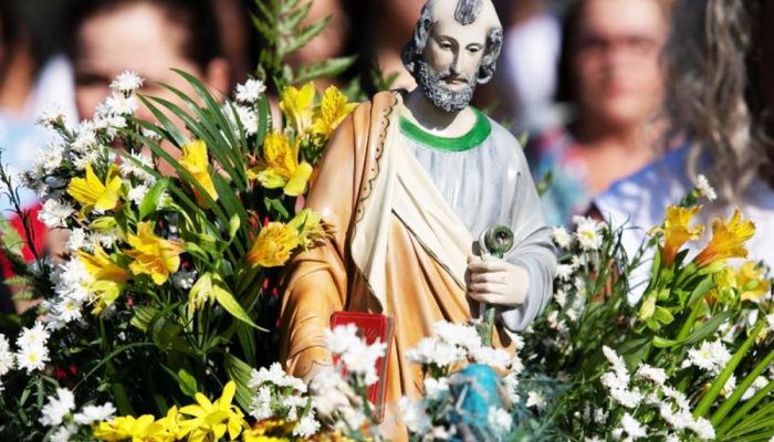 festa-de-sao-pedro-acontece-neste-fim-de-semana-na-boca-da-barra-festa-de-sao-pedro-leva-fieis-as-ruas-e-ao-mar-foto-allexandre-costa-10