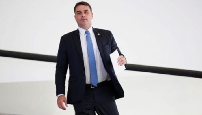 flavio-bolsonaro-2_110320203525-525x350-1