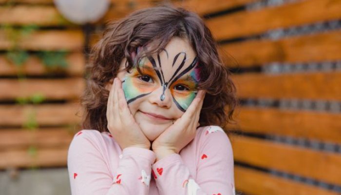 fundacao-de-cultura-de-rio-das-ostras-faz-programacao-especial-na-semana-da-crianca-pintura-facial-faz-parte-da-programacao_divulgacao