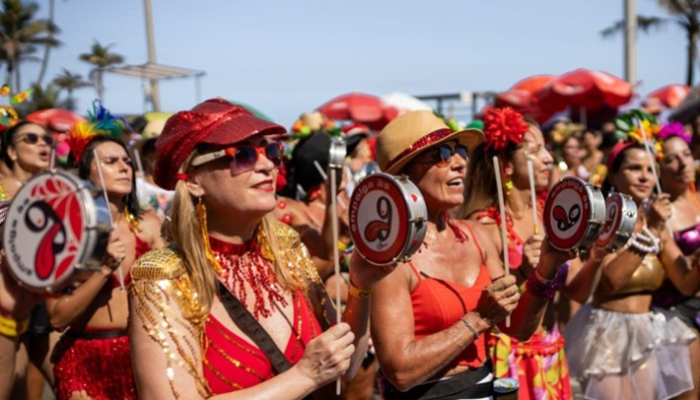 Integrantes do bloco Empolga às 9h — Foto: Gabi Falcão