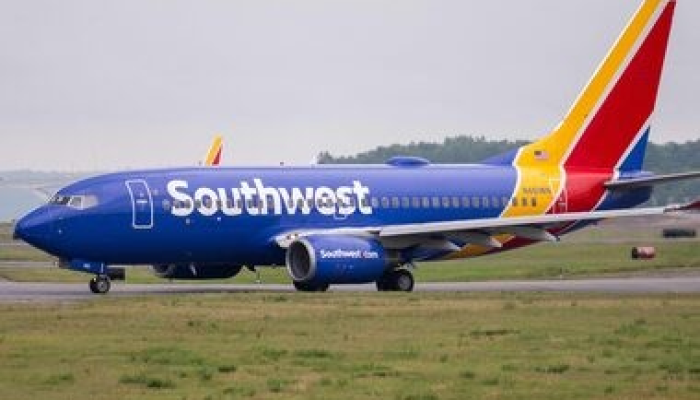 A medida, que causou reações negativas de passageiros, foi promovida por uma companhia aérea a...