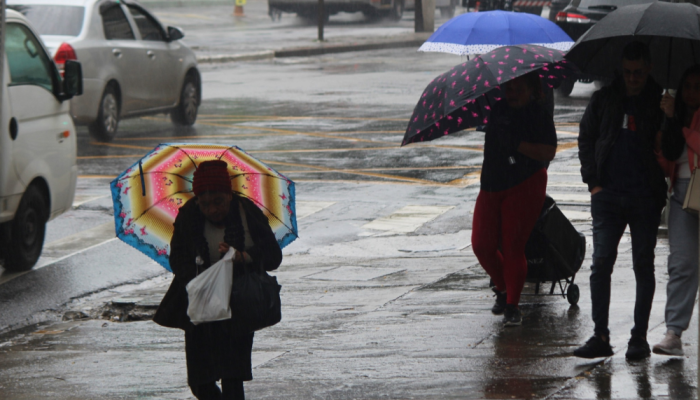 Diante desse cenário, a Defesa Civil reforça a necessidade de atenção redobrada