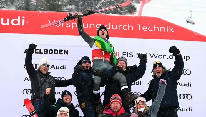 Brasileiro Lucas Pinheiro leva prata na Copa de Mundo de Skit, na categoria Slalom gigante — Fo...