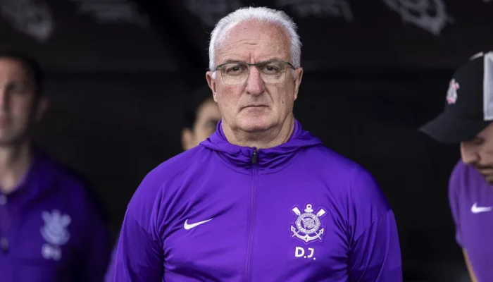 Dorival diz que Corinthians pode ir alÃ©m das copas