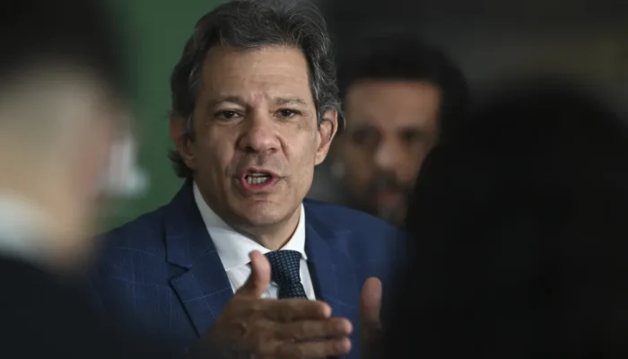 Crise entre governo e Congresso Ã© estremecimento momentÃ¢neo, diz Haddad