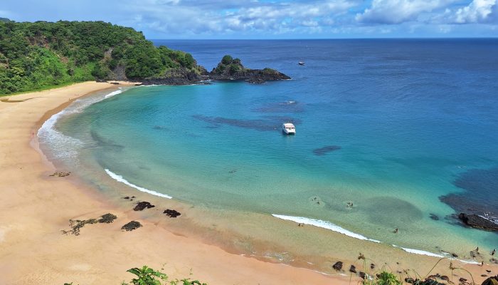 praia-do-sancho-alto