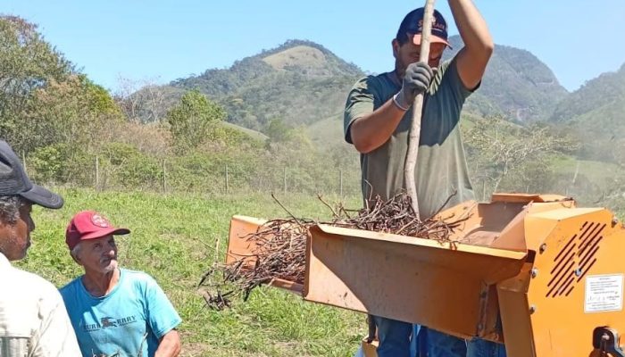 produtores-de-rio-das-ostras-concluem-colheita-do-feijao-beneficiamento-feijao-cantagalo-foto-divulgacao-2