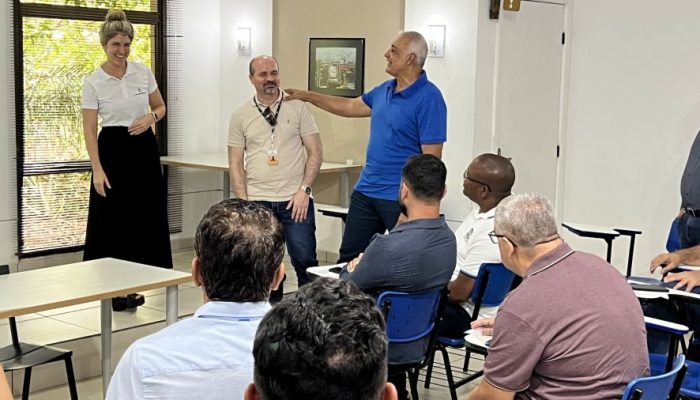 O prefeito Carlos Augusto reforçou o pedido para a limpeza da Lagoa ainda antes da chegada do ve...