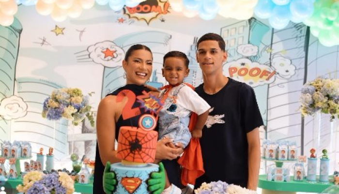 Luva de Pedreiro e mulher comemoram aniversário de 2 anos do filho — Foto: Studio Produtora RA...