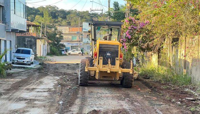 secretaria-de-servicos-publicos-continua-com-servicos-de-manutencao-por-toda-cidade-manutencao-de-vias_-foto-akila-ribeiro