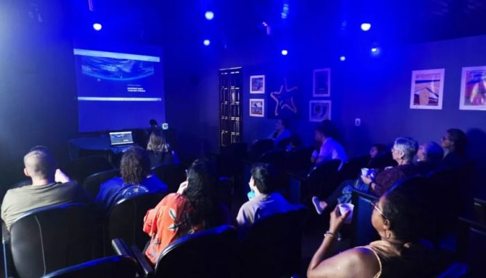 sessoes-de-cinema-inclusivo-podem-ser-agendadas-na-cultura-projeto-som-do-silencio-azul-copiar