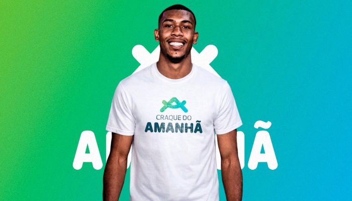 O atacante do Vasco Rayan é o novo padrinho do projeto Craque do Amanhã — Foto: Divulgação