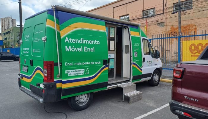 Clientes de três cidades do Rio recebem atendimento móvel da Enel — Foto: Divulgação