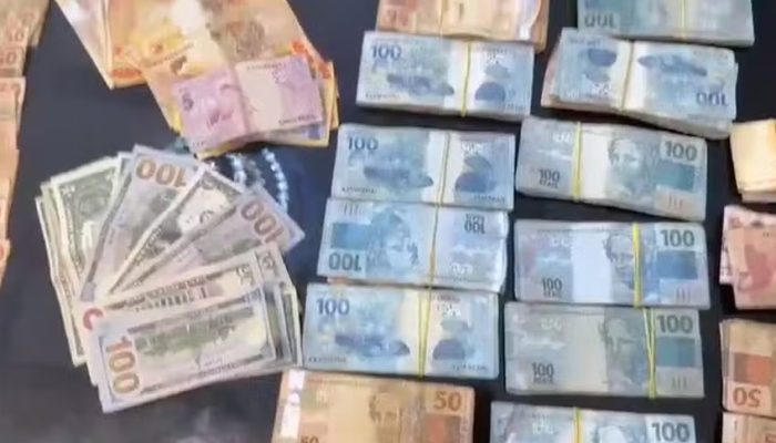 Dinheiro apreendido em operação contra o Comando Vermelho. Foto: Divulgação/PCERJ