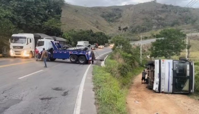 no acidente em Itaperuna — Foto: Diego Varsi/g1